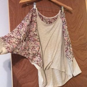 Size medium quarter sleeve shirt